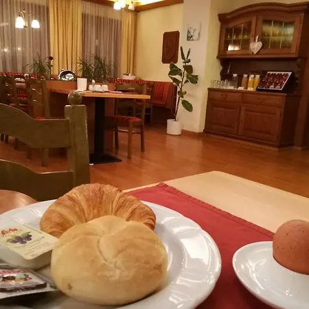 Lowen Hotel 3*