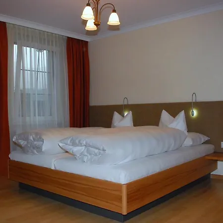 Lowen 3* Блуденц