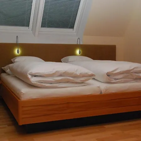 Lowen Hotel 3*